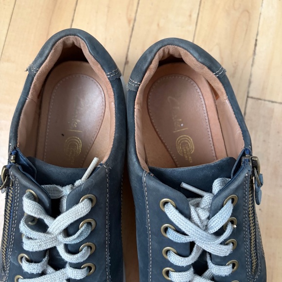 Clarks Shoes Womens 8 W Blue Leather Sneakers Zip Lace Up Casual Walking - Picture 6 of 11